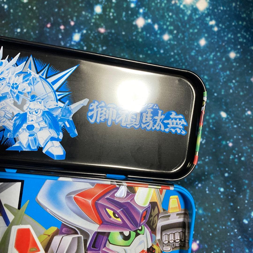SDガンダムの缶ペンセット（ナイトガンダム、武者ガンダム ペンケース