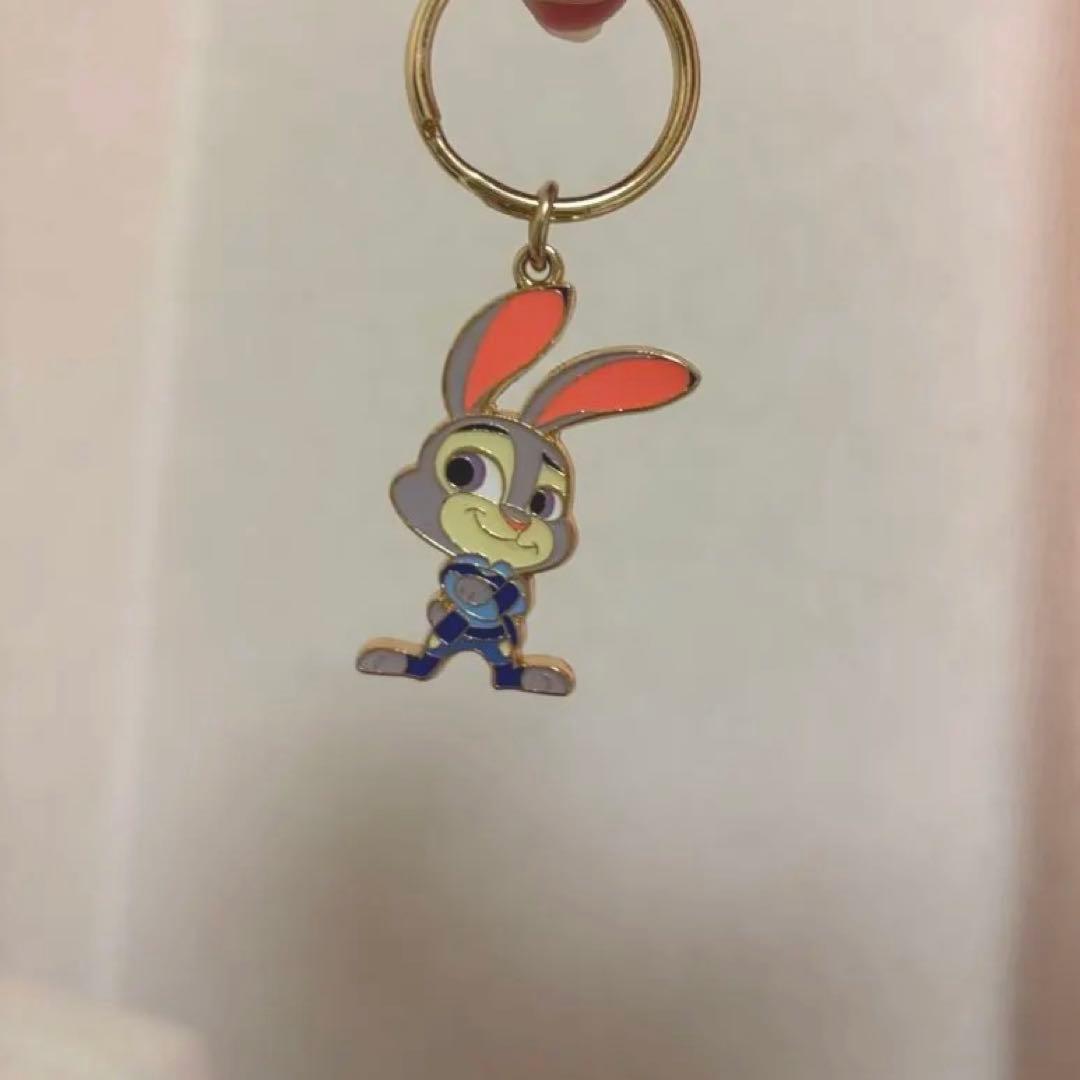ジュディ・ホップス ズートピア キーホルダー - メルカリ