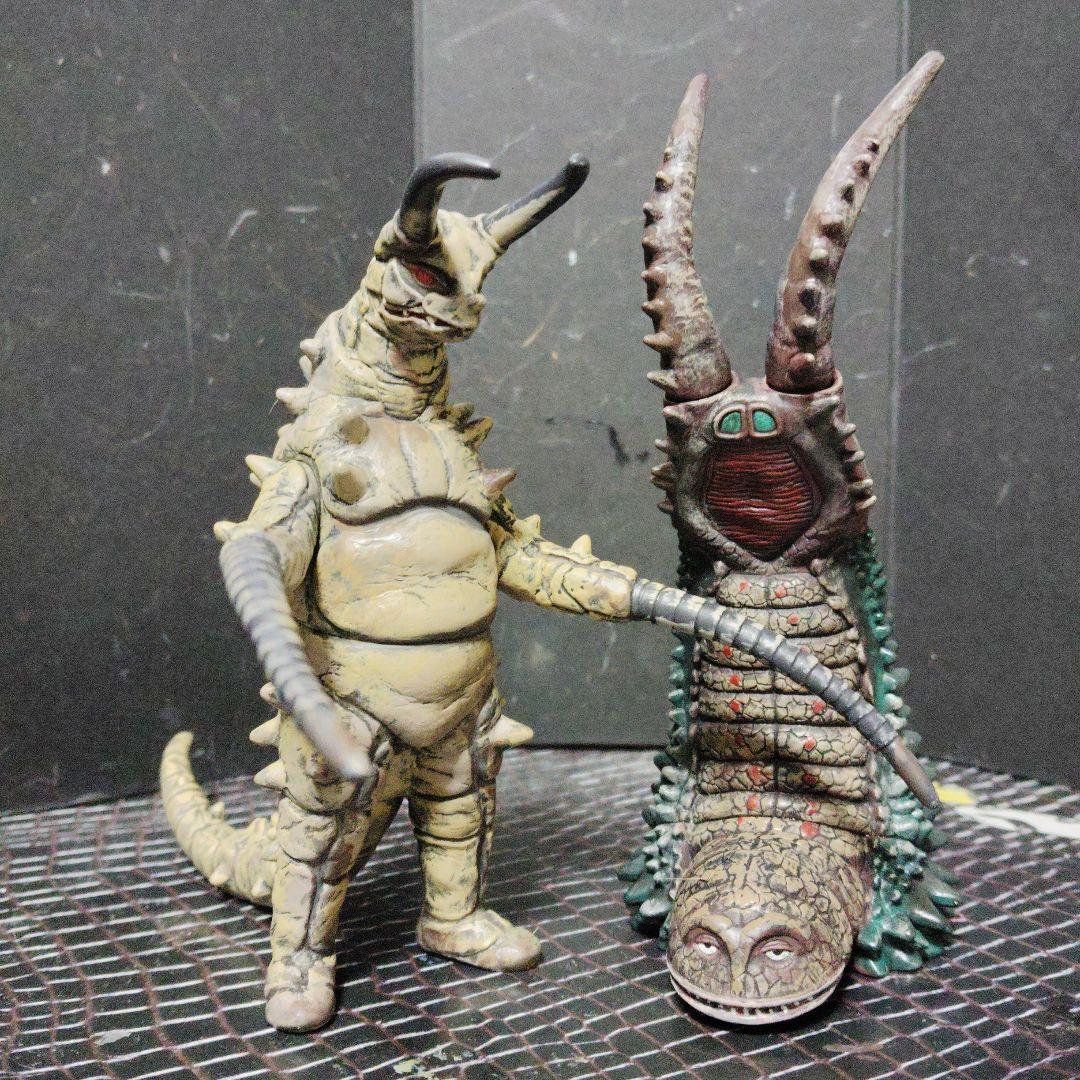 大特価ウルトラ現行ソフビ怪獣（グドン.ツインテール.ベムスター
