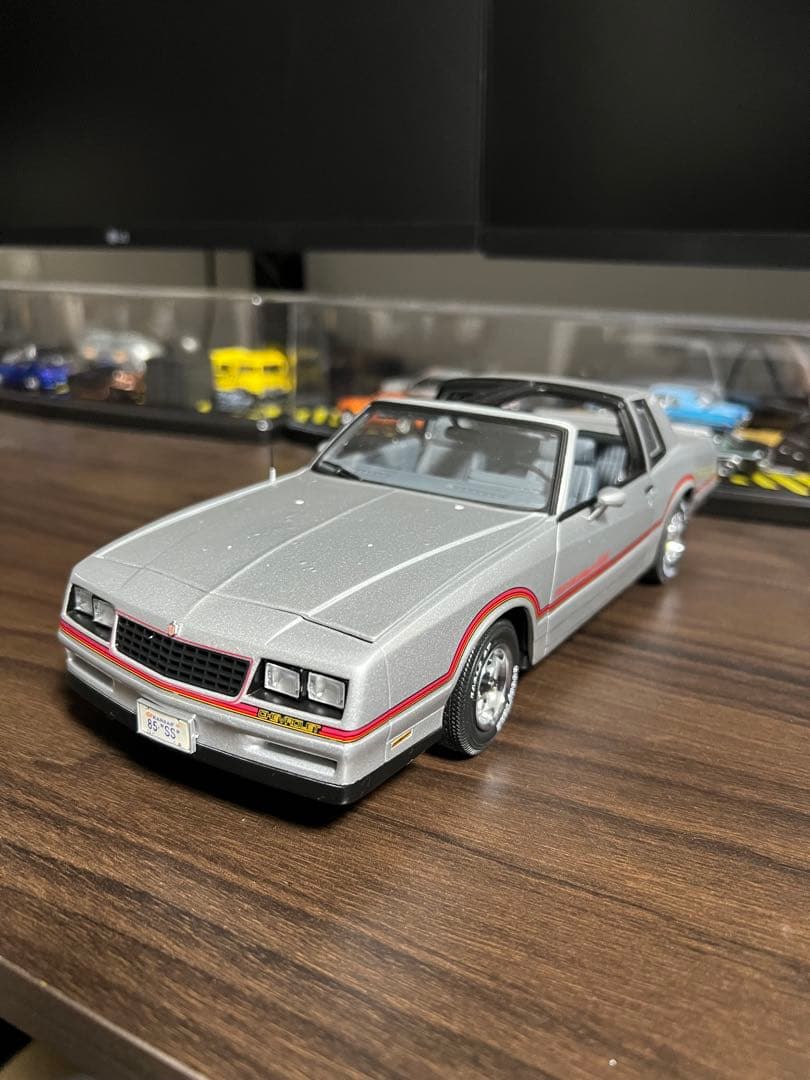 シボレー　モンテカルロ　1/18 ミニカー SUNSTAR 1/18 2000 シボレー モンテカルロ SS Black Charcoal 完成品