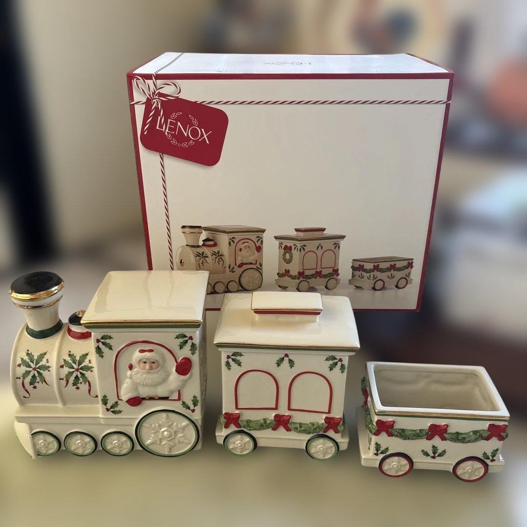Lenox クリスマス 限定トレイン 収納、キャンディージャーセット（新品） IOB Lenox Holiday Village Musical Candy Box Santa Ceramic