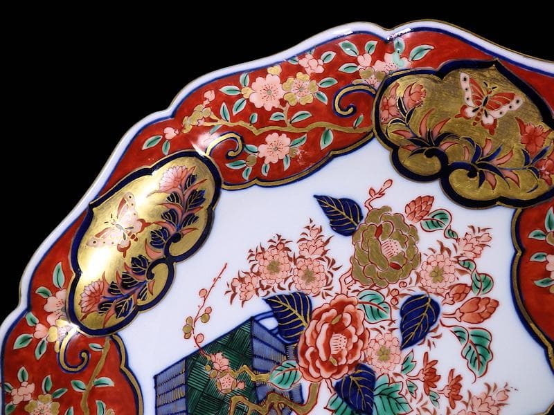 大聖寺伊万里 金襴手 百花繚乱 花籠に蝶の図 8寸半皿