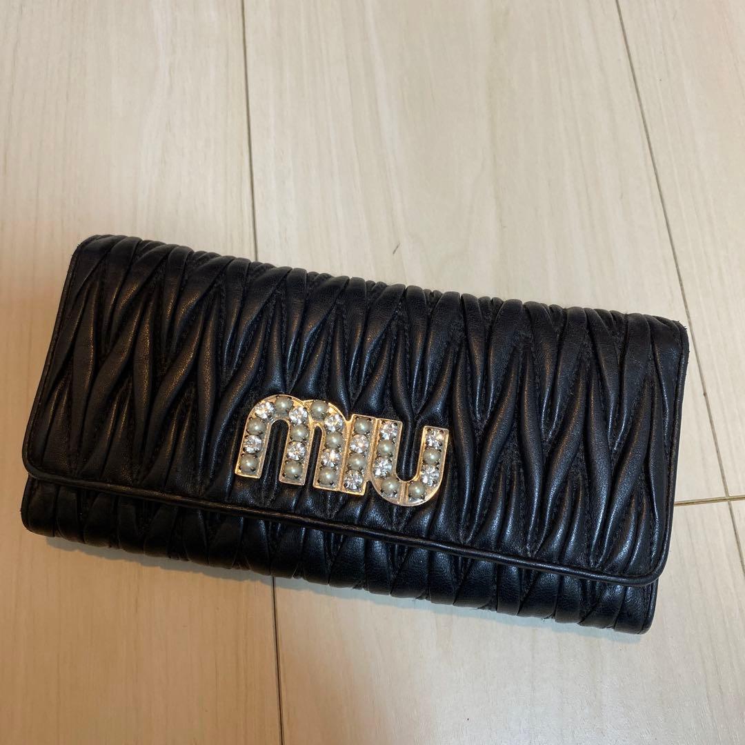 miu miu ブラック キルティング 長財布 - メルカリ