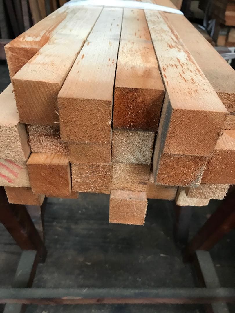 木曽ひのき角材　柾目赤身　70〜75cm×3.5cm程度×3.5cm程度　48本 天然 木曽檜・柾目板：一枚板 | 無垢 一枚板・角材の販売 | 無垢木材