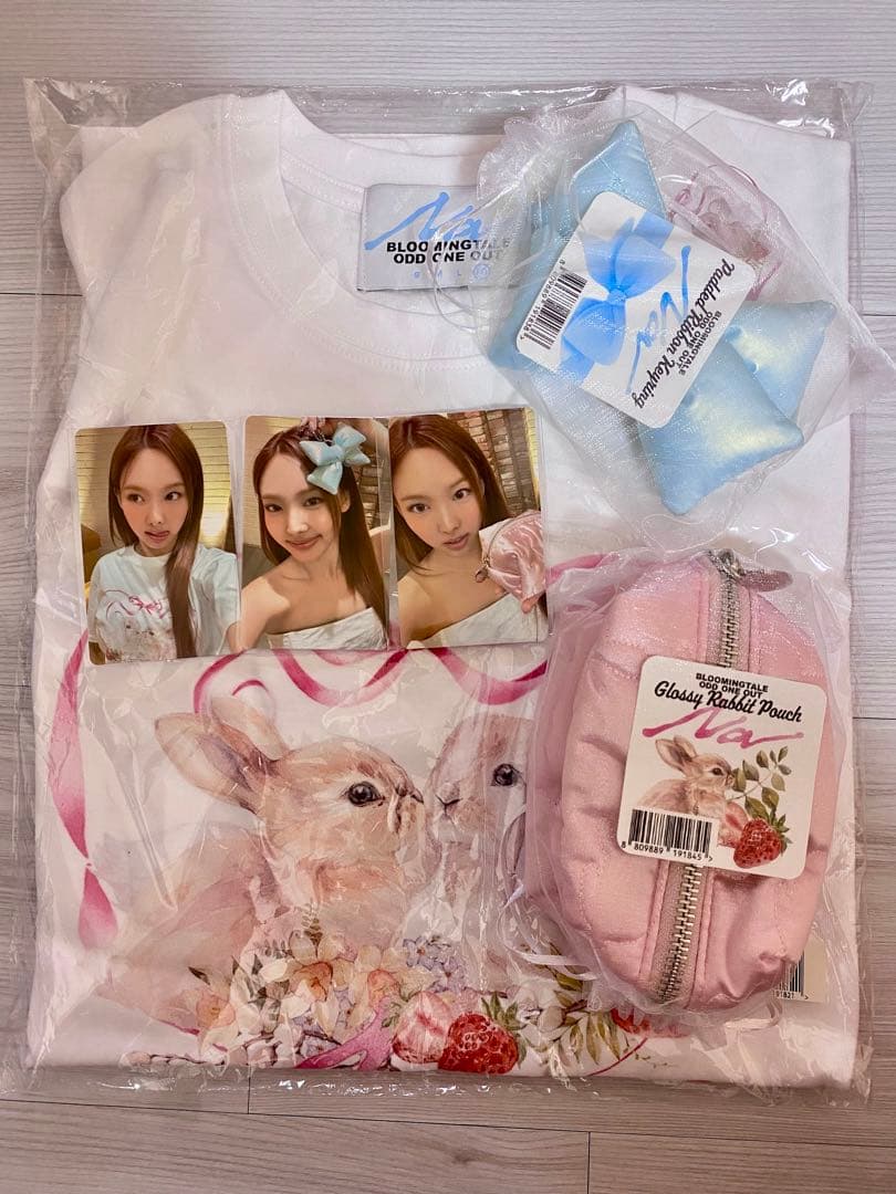 TWICE ナヨンABCD 知人限定 ギフト Tシャツ ポーチ キーリング