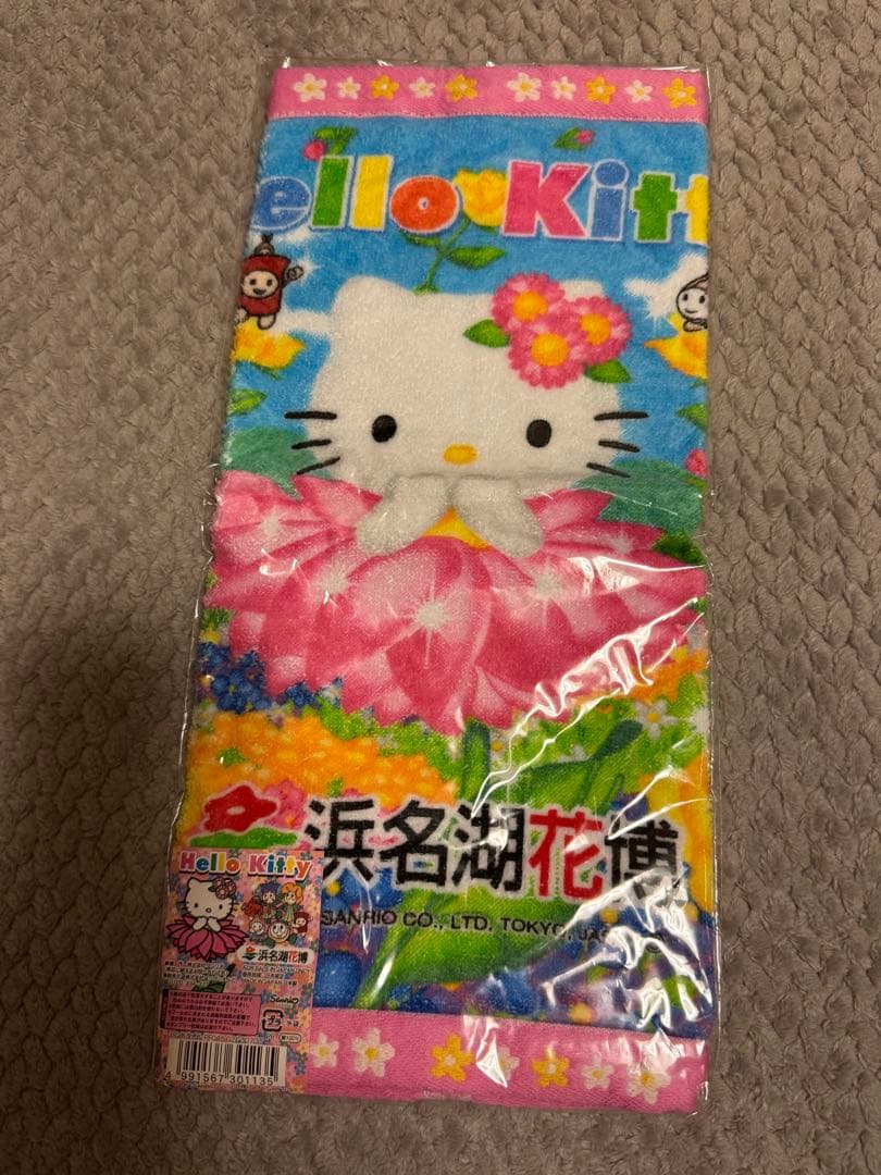 新品未使用】ハローキティ 浜名湖花博ペア根付け＆ハンドタオルセット