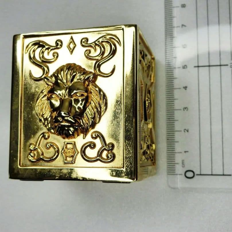 聖闘士星矢 レオ アイオリア 黄金聖衣箱 獅子座 黄金聖衣 ゴールド