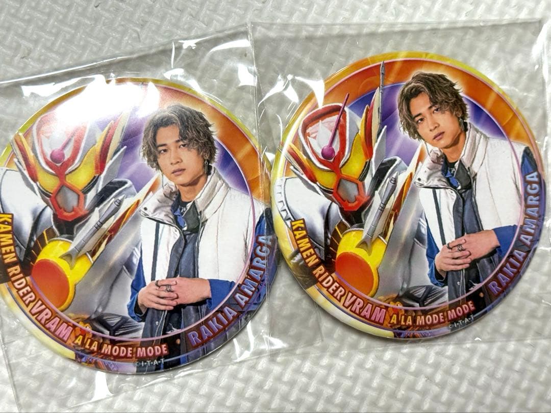 映画 仮面ライダーガヴ 缶バッジ 仮面ライダーヴラム ラキア 庄司浩平