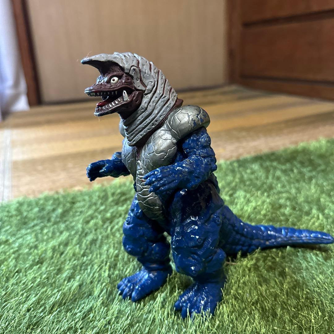 BANDAI 1996 ゴルザ17㎝ 旧ウルトラ怪獣シリーズ - メルカリ