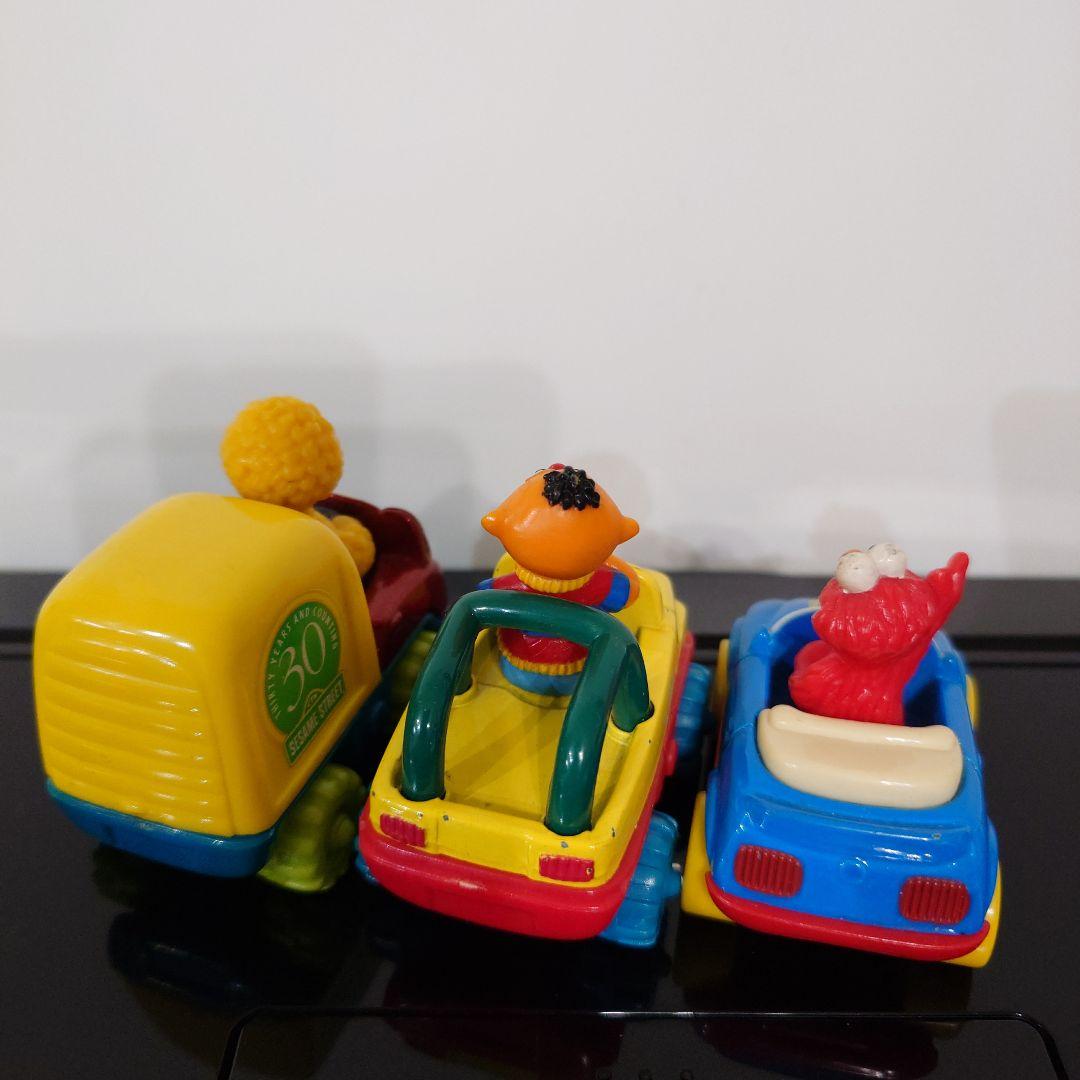 1997 SESAME STREETセサミストリート ミニカー 3点セット - メルカリ
