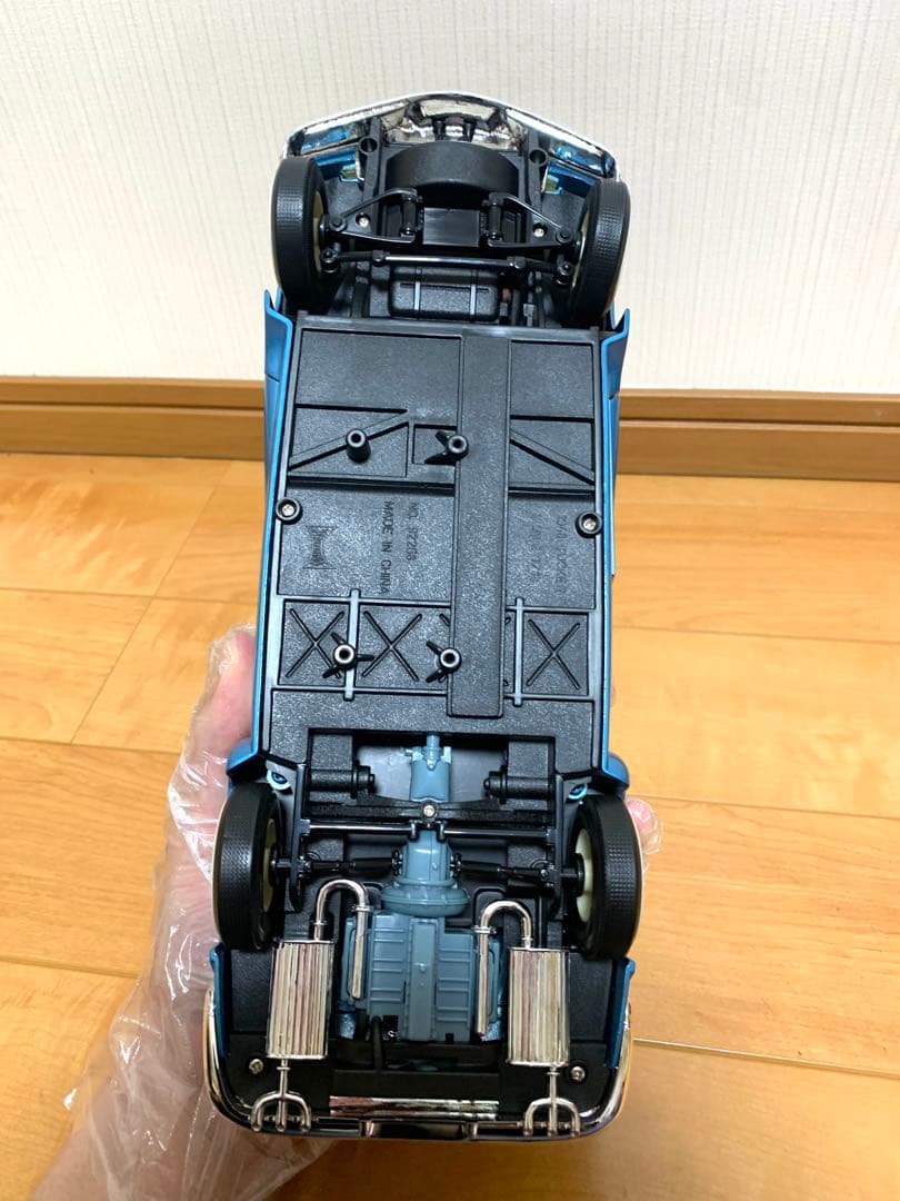 1949 Tucker ミニカー 1:18 ロードレジェンド - メルカリ