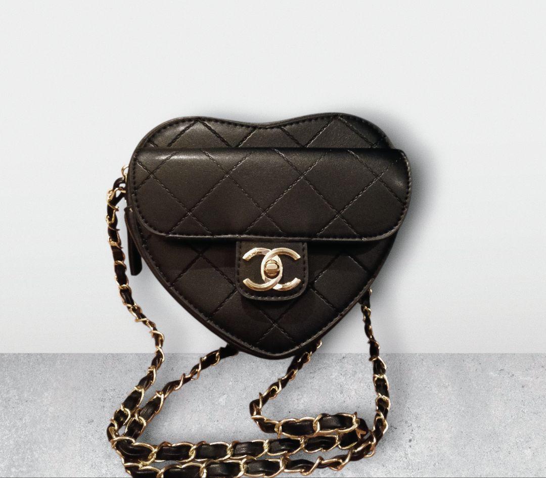 CHANEL ハート型 ブラック バッグ VIPノベルティ 未使用 CHANEL VIPノベルティ キルティング ショルダーバッグ ハート