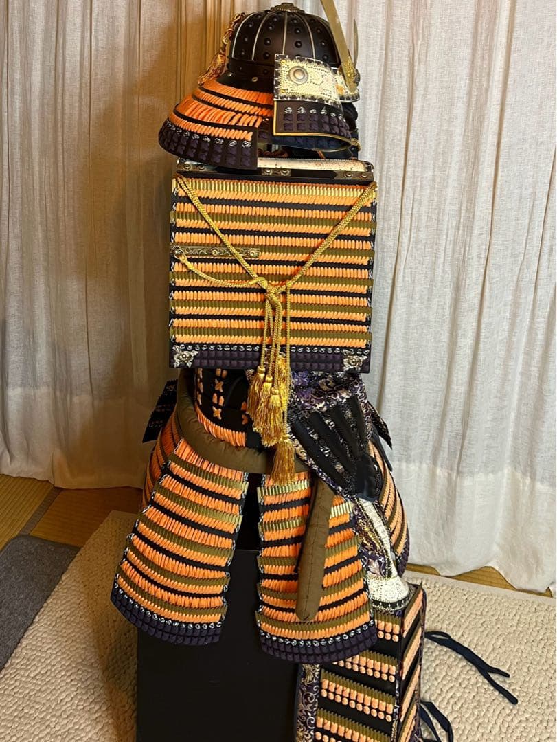 現代甲冑 等身大】（展示品の為未使用品）黒胴当世素掛紺白茶糸威本小