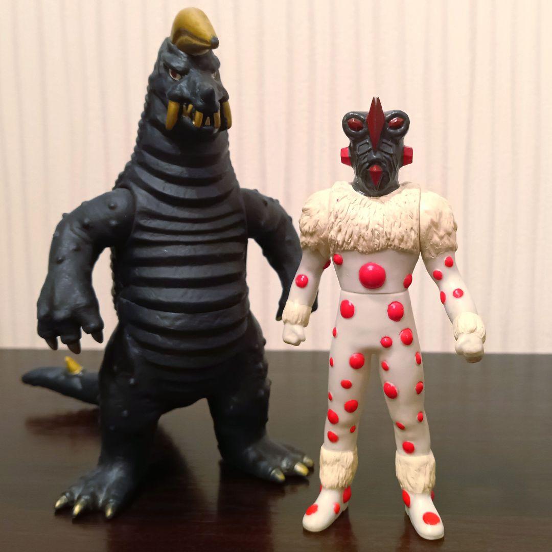 ブラックキング ナックル星人 ソフビ - メルカリ