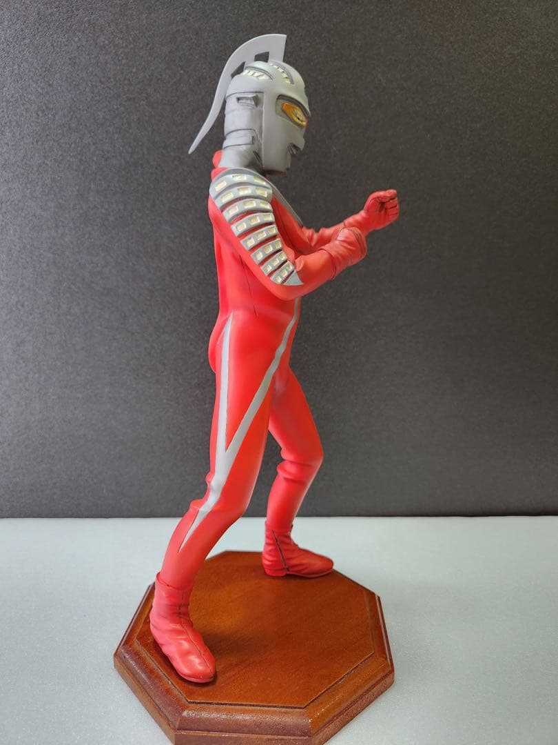 【究極のプロ完成品No21】圓句昭浩原型　ウルトラセブン　レジン　ポインター付属