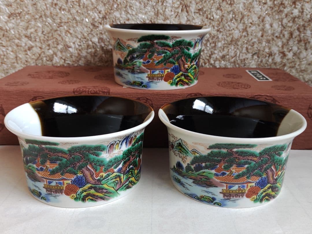 九谷焼　山水　特選小鉢3個セット　新品▪未使用 伊野正峰 日本の伝統工芸品【九谷焼】 3.2号小鉢揃 古九谷風 (K9-227