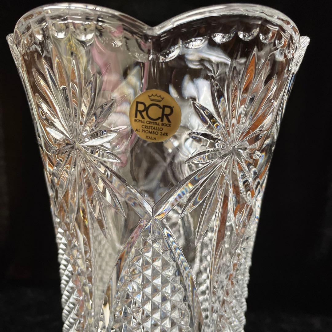 新品未使用クリスタルガラス 花瓶 25センチ RCR イタリア製 - メルカリ