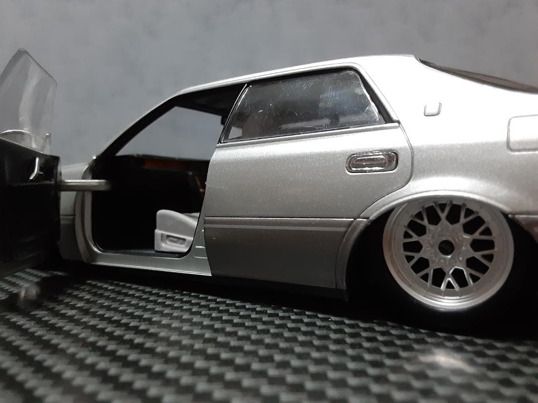 Hachette 1/24トヨタ クラウン マジェスタ カスタム改 ローダウン