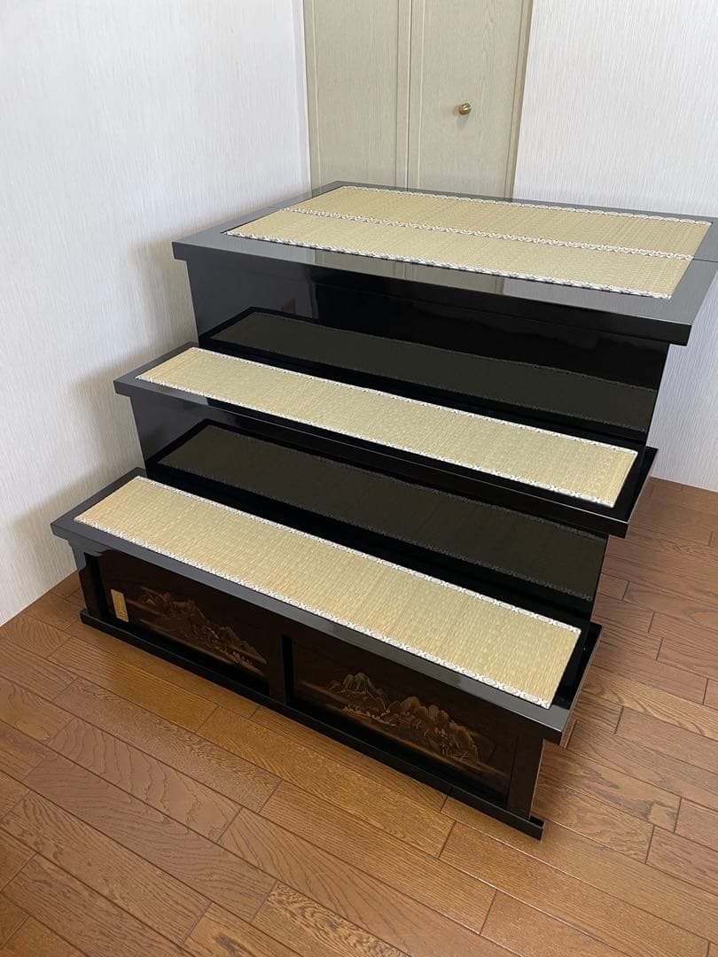 和風 3段 飾り棚 畳敷き 黒色 漆塗り風 骨董品 民芸家具　五月人形 端午の節句☆飾り台単品☆30号 組み立て式黒塗り畳台 嵐山(横幅90