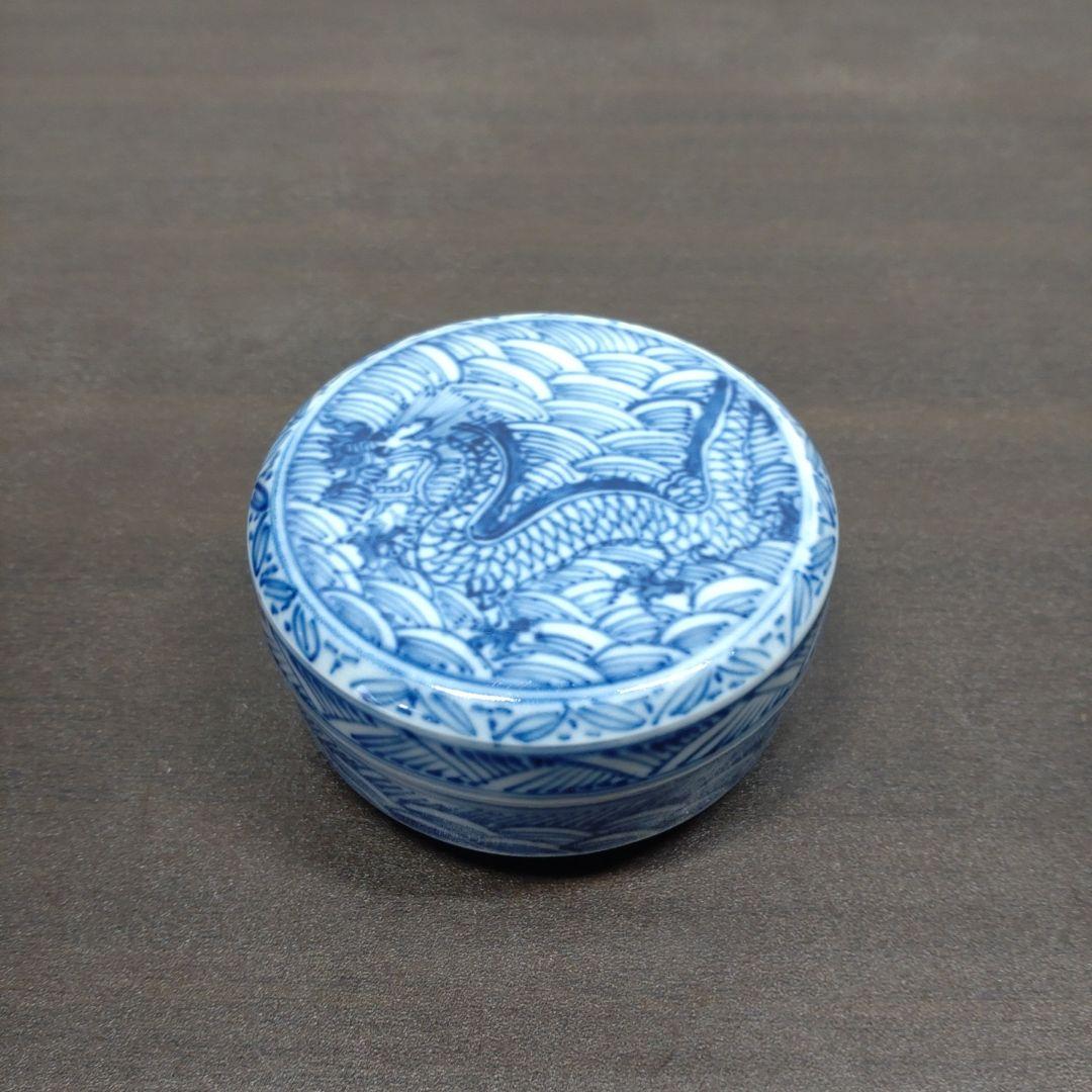 玩玉 款 青花 龍青海波文 合子 玩玉款青花玲珑瓷蕉叶龙纹宫碗Chinese Wan Yu Blue White Rice Grain