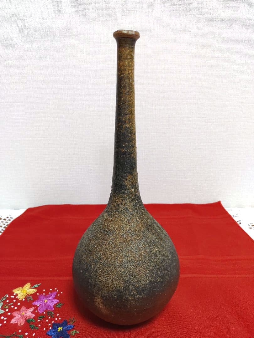 備前焼 各見信利 花入 鶴首花瓶 一輪挿し 共箱 共布 付き - メルカリ