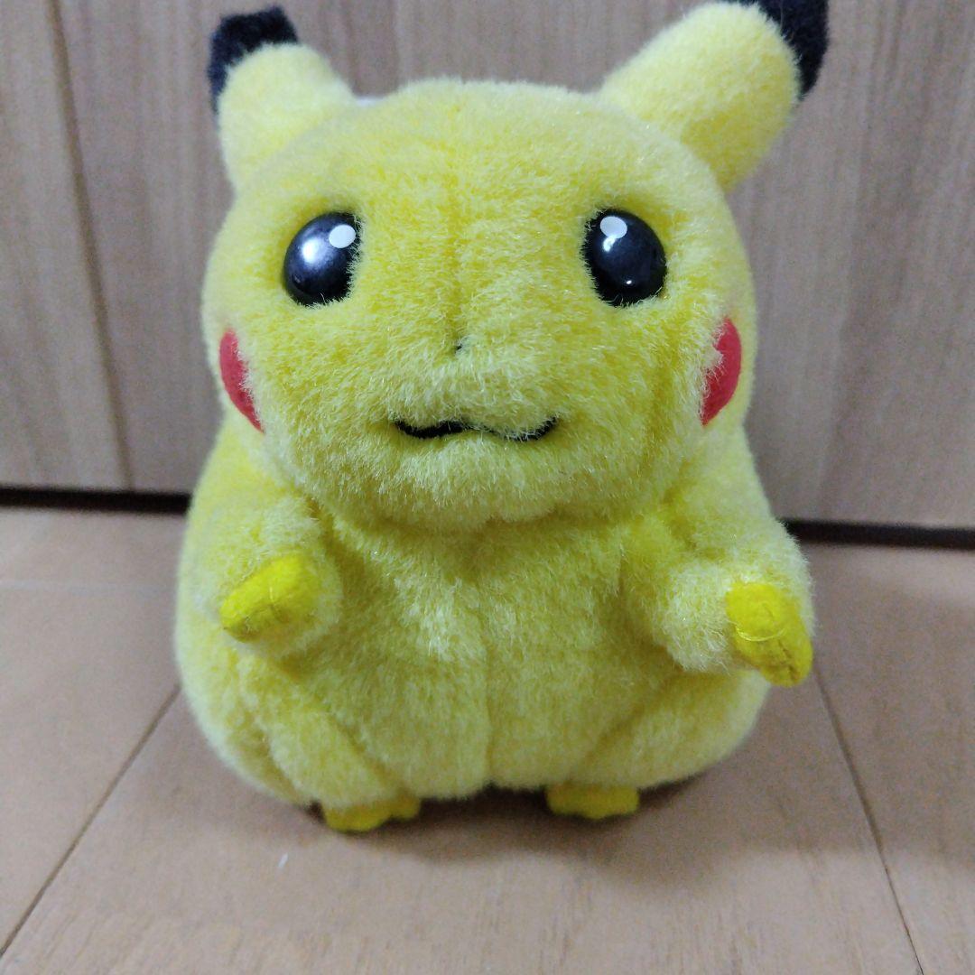 初期　ピカチュウ　ぬいぐるみ　レトロ　トミー　おなかを押すと鳴く 初期 ピカチュウ ぬいぐるみ レトロ トミー おなかを押すと鳴く - メルカリ