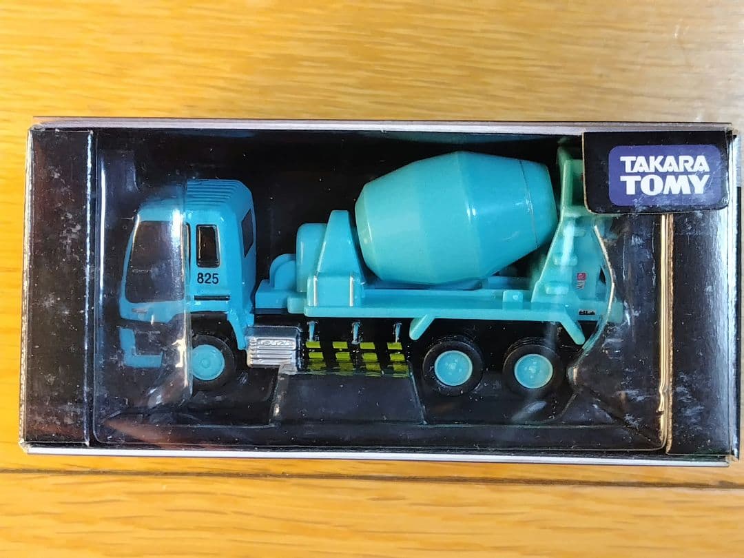 トミカリミテッド0114「ISUZU GIGA MIXER（UBE）」 - メルカリ