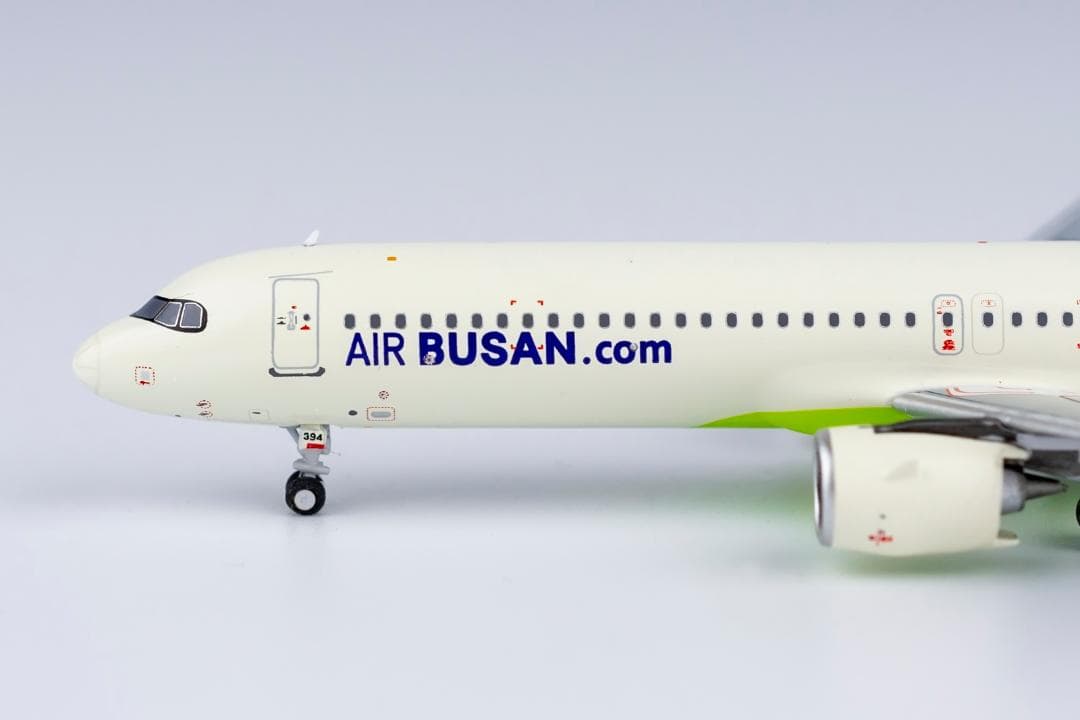 エアプサン A321neo HL8394 1/400 - メルカリ