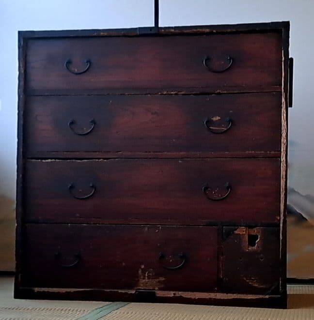 年季が入り過ぎた江戸時代の桐？箪笥 桐の時代箪笥 | 赤富士竜市