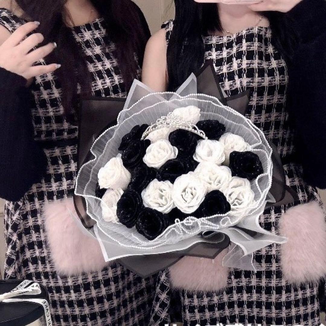 ブーケ 花束 ハンドメイド 造花 推し活 モノトーン 黒 白 - メルカリ
