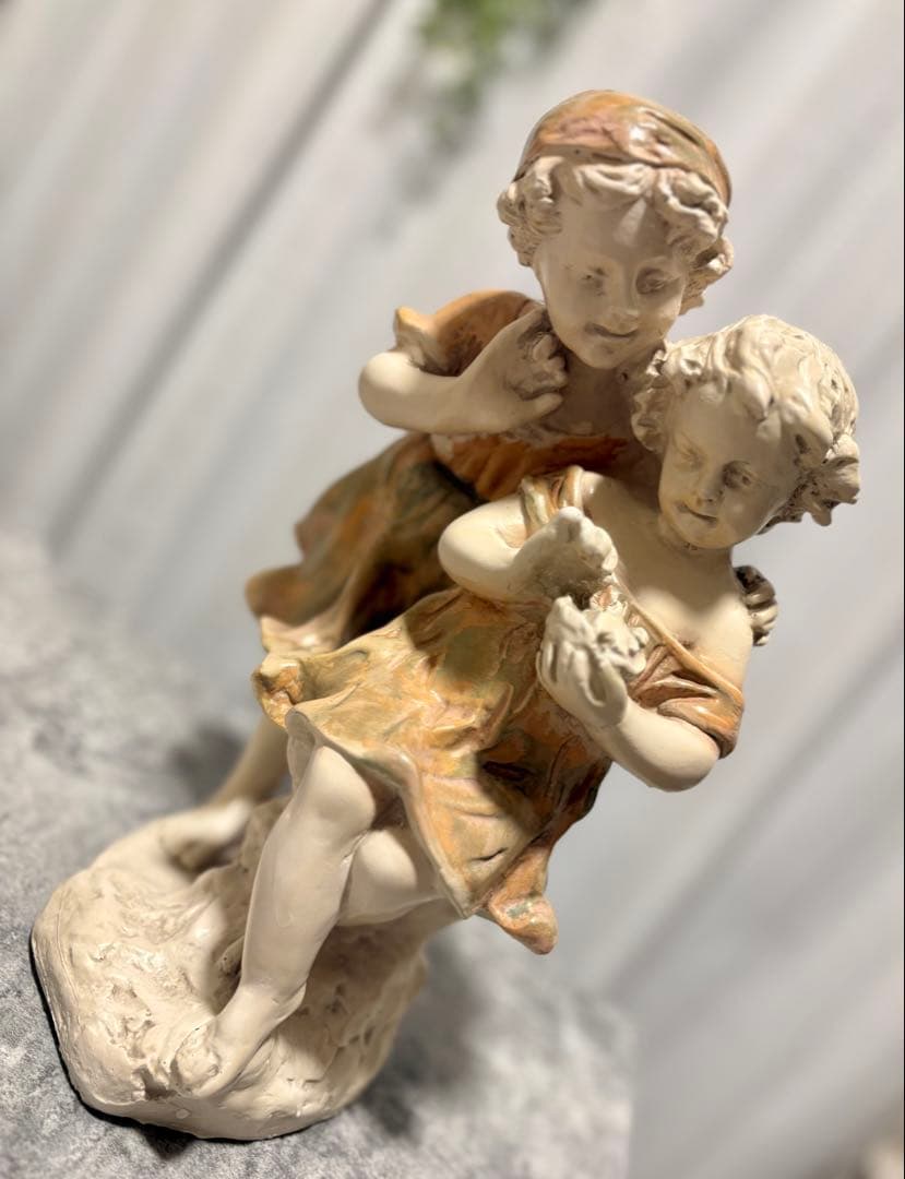 イタリア製　クラシカルな少女の像 陶器置物　存在感ある高さ34㎝ イタリア製 陶人形 Lady Beauty Ceramic figurine Lady Beauty｜SV