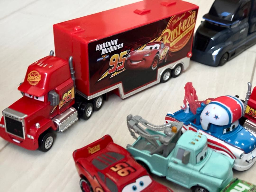 トミカ カーズ 20台 トレーラー付き - メルカリ