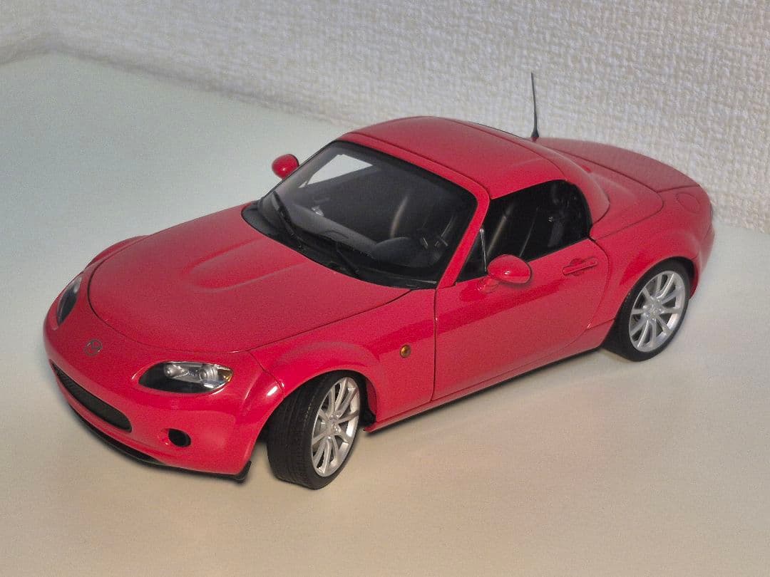 1/18 AUTOart　Mazda MX-5　Roadster　左ハンドル 1/18 AUTOart 2006 Mazda MX-5 Roadster (Stormy Blue) Diecast Car