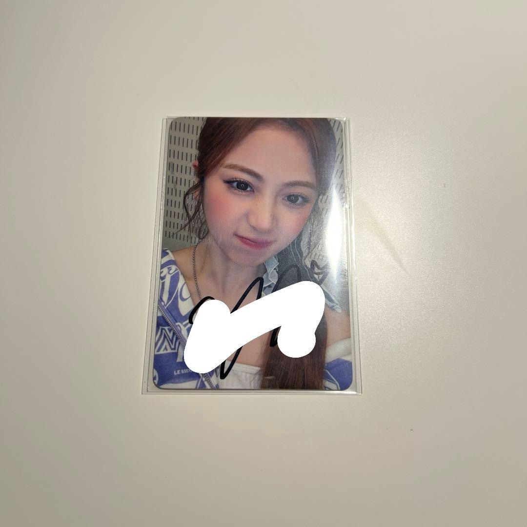 LESSERAFIM SPAGHETTI weverse 直筆サイン ユンジン LE SSERAFIM] Spaghetti / Weverse Shop Japan Compact ver. Hologram