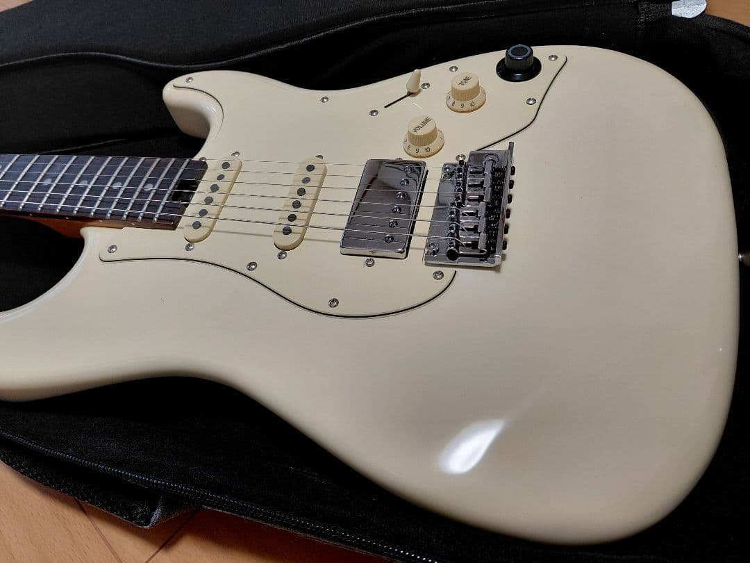 ヘッドホン付き Mooer GTRS S800 アイボリーホワイト - メルカリ