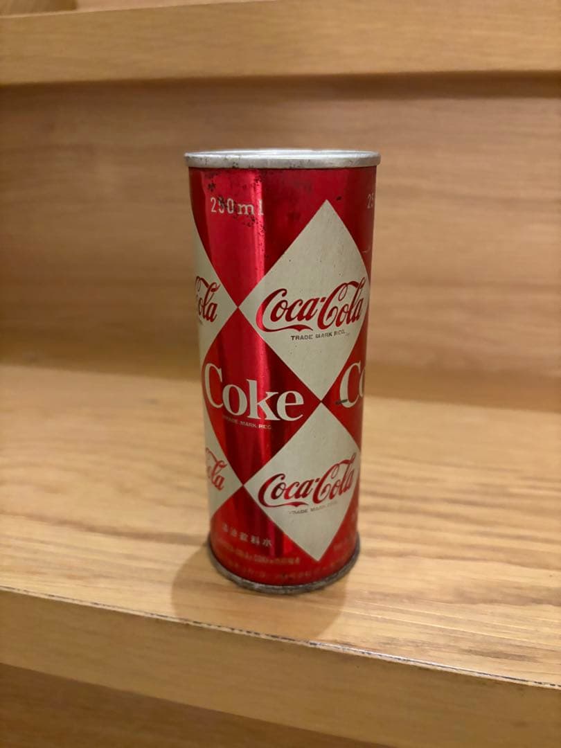 1966年から1969年　古いコーラの缶　ヴィンテージ　缶コーラ 倉庫で見つかったコカ・コーラ、その正体に目を疑う… 「40年前の真実