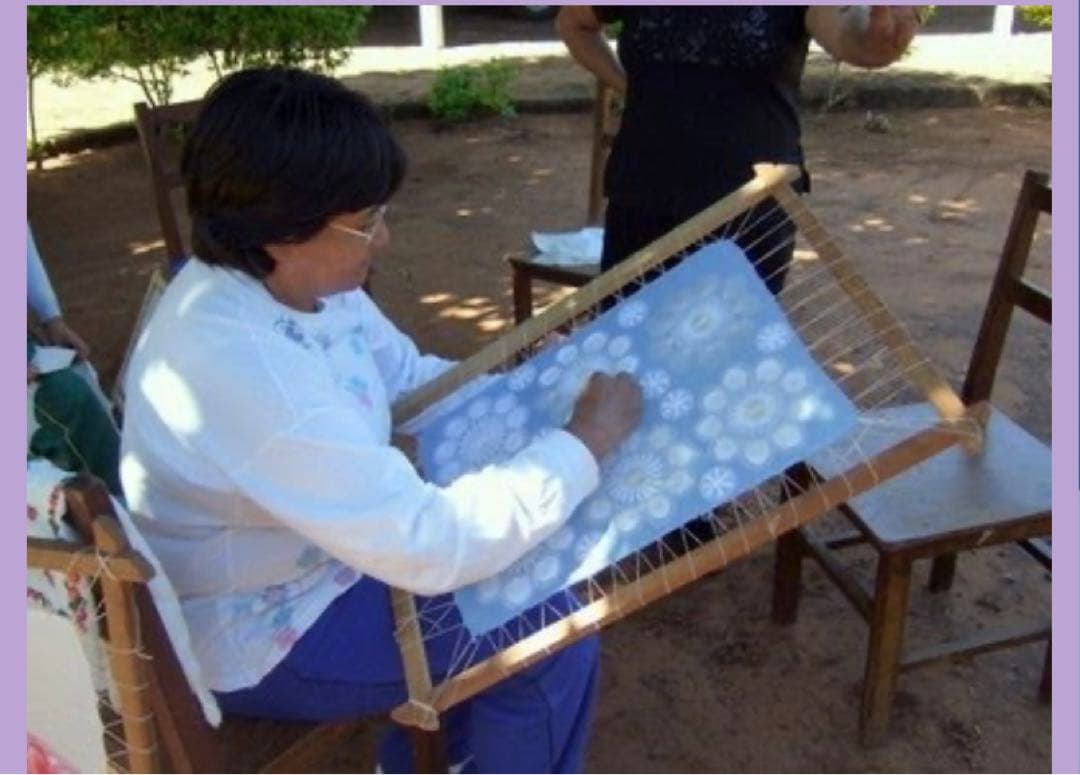 希少 Ñanduti ニャンドゥティ伝統織 大判ドイリー パラグアイ刺繍
