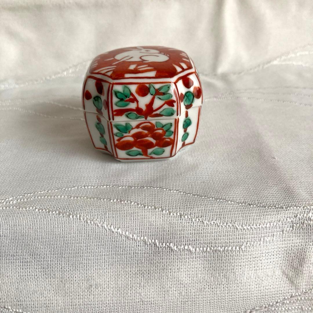 新品未使用】香合 赤絵 卯 入角 徳泉窯 西村徳泉 - メルカリ