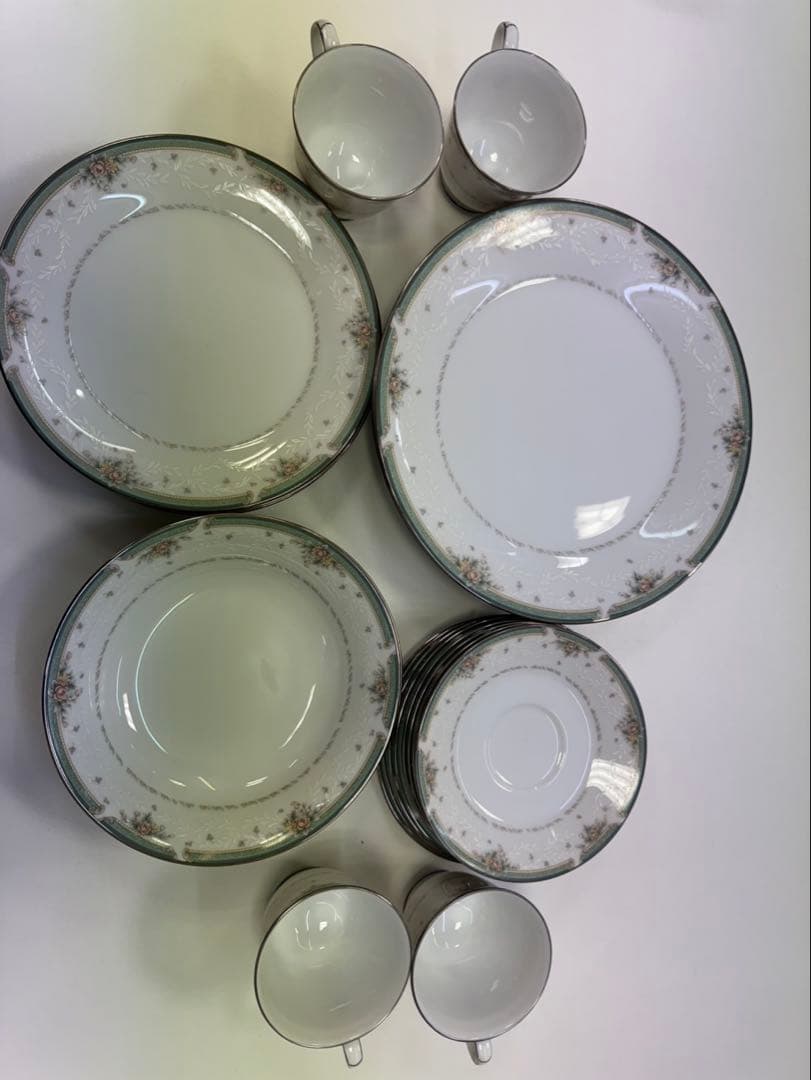 Noritake Greenbrier 食器セット Noritake Greenbrier 食器セット - メルカリ