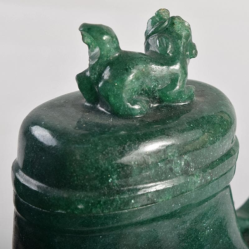 中国 玉石碧玉彫刻 神獣形 飾壷 置物 唐木台付 U R8768