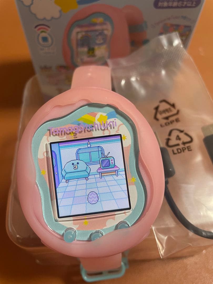 Tamagotchi Uni ピンク USBケーブル付き Amazon | バンダイ(BANDAI) Tamagotchi Uni Pink 対象年齢 6才以上