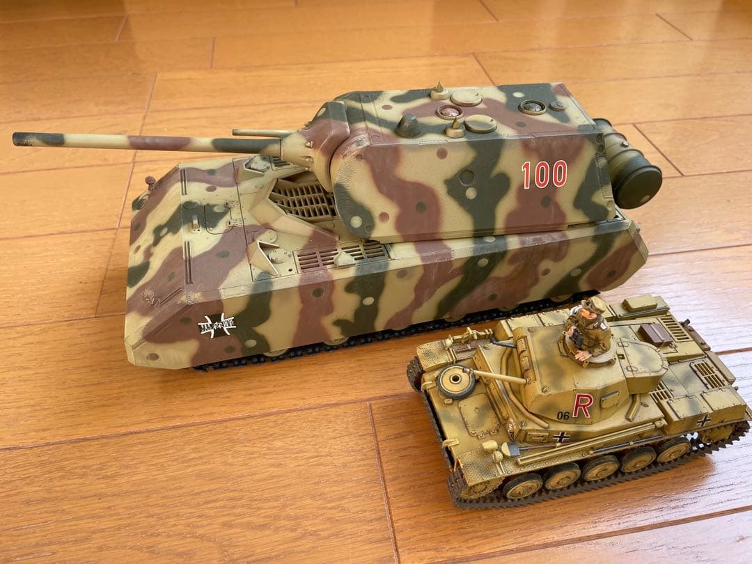 プラッツ1/35 ガールズ&パンツァー黒森峰 超重戦車マウス プラモデル