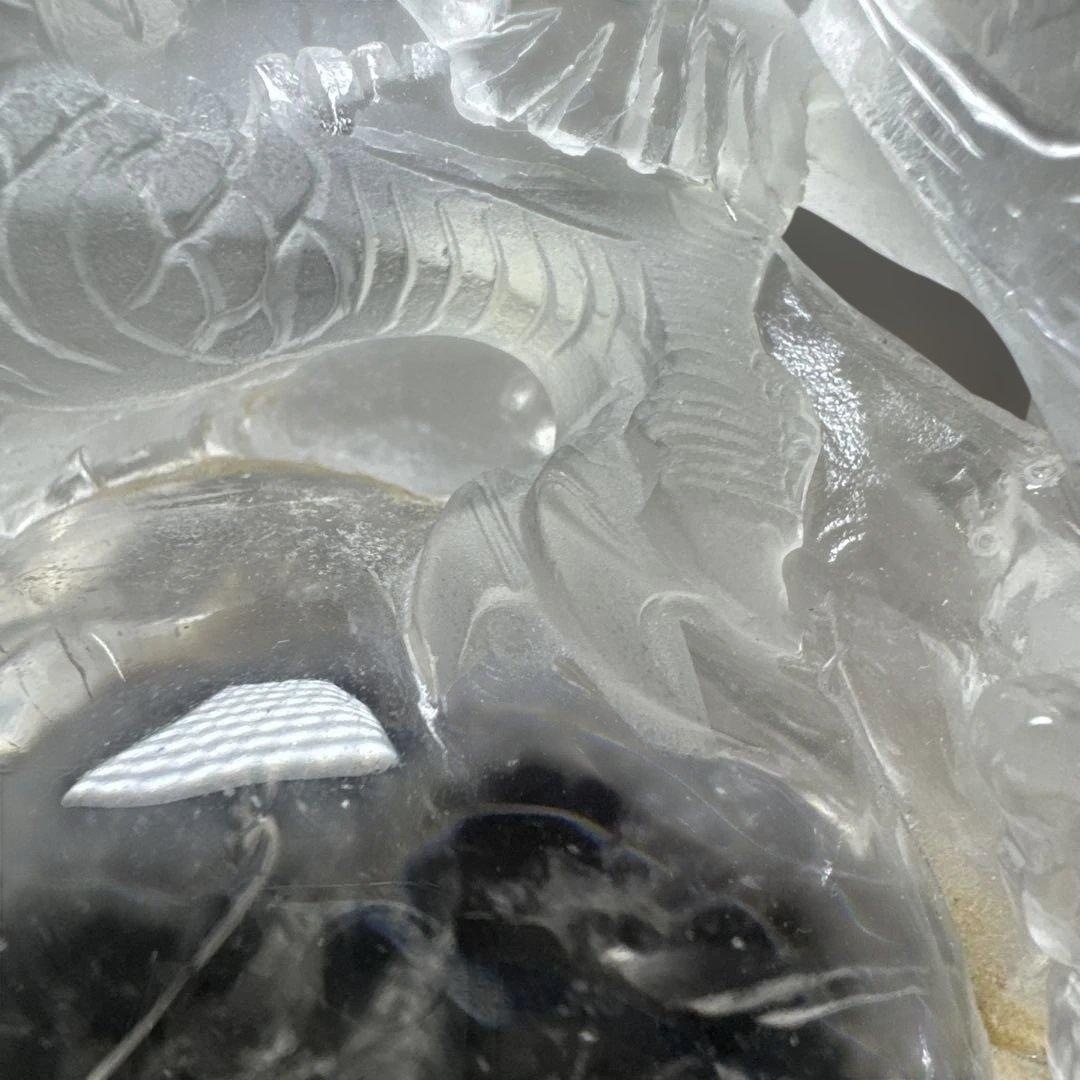 圧巻3.1kg】天然水晶 双龍彫刻 台座付 巨大玉持ち 置物 - メルカリ
