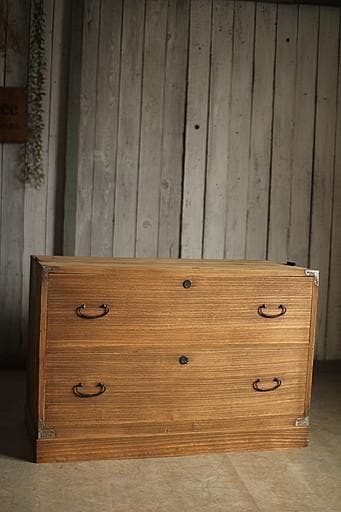 味のある木製の引き出し2段　チェスト　桐箪笥　昭和レトロ　タンス　古家具　古民家 楽天市場】大正～昭和初期の時代箪笥 リメイク品 和箪笥 箪笥 和ダンス