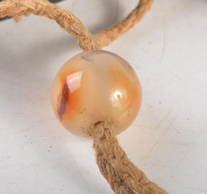 時代提げ物 金蒔絵桜閣山水文 印籠 薬入 獣骨根付 緒締め玉 D R5255