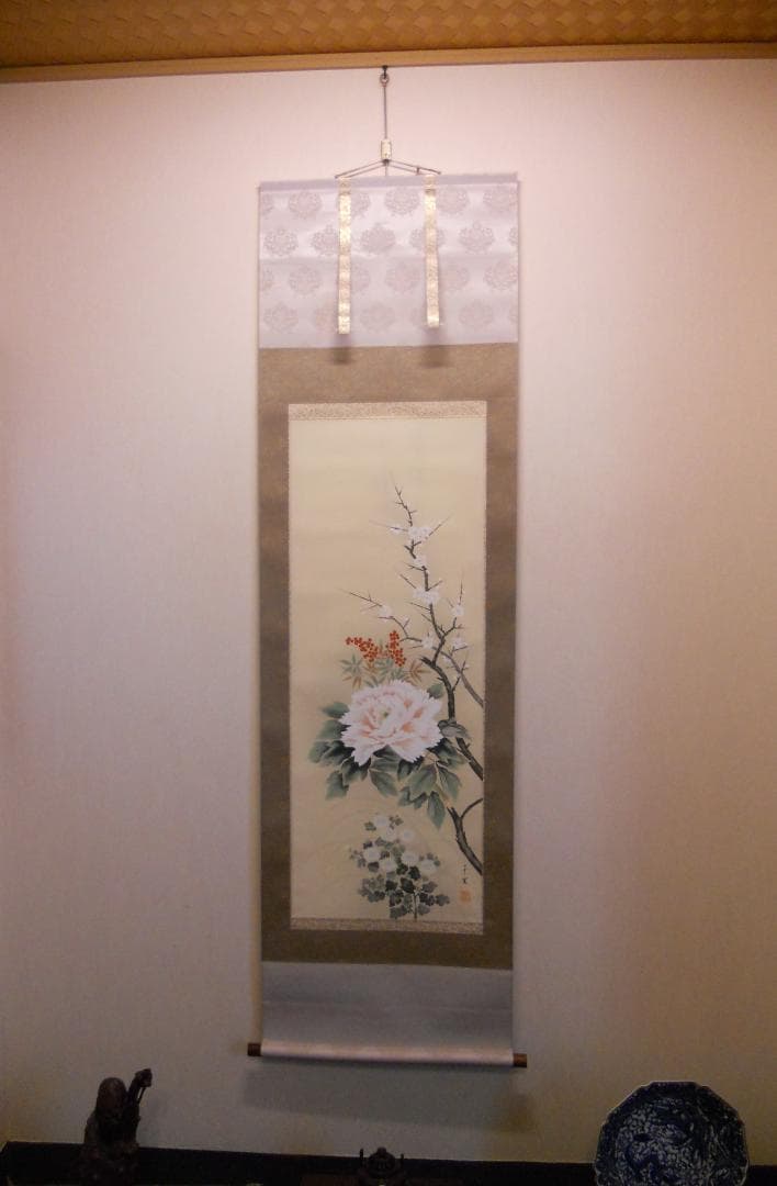 掛け軸 清月 四季花 絹本 希少 軸装 茶道具 掛軸 美品 です。