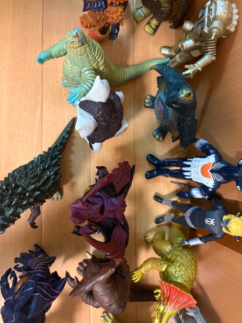 特撮 怪獣 フィギュア セット 多数 - メルカリ