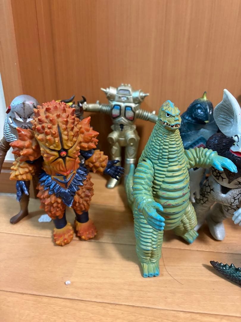 特撮 怪獣 フィギュア セット 多数 - メルカリ