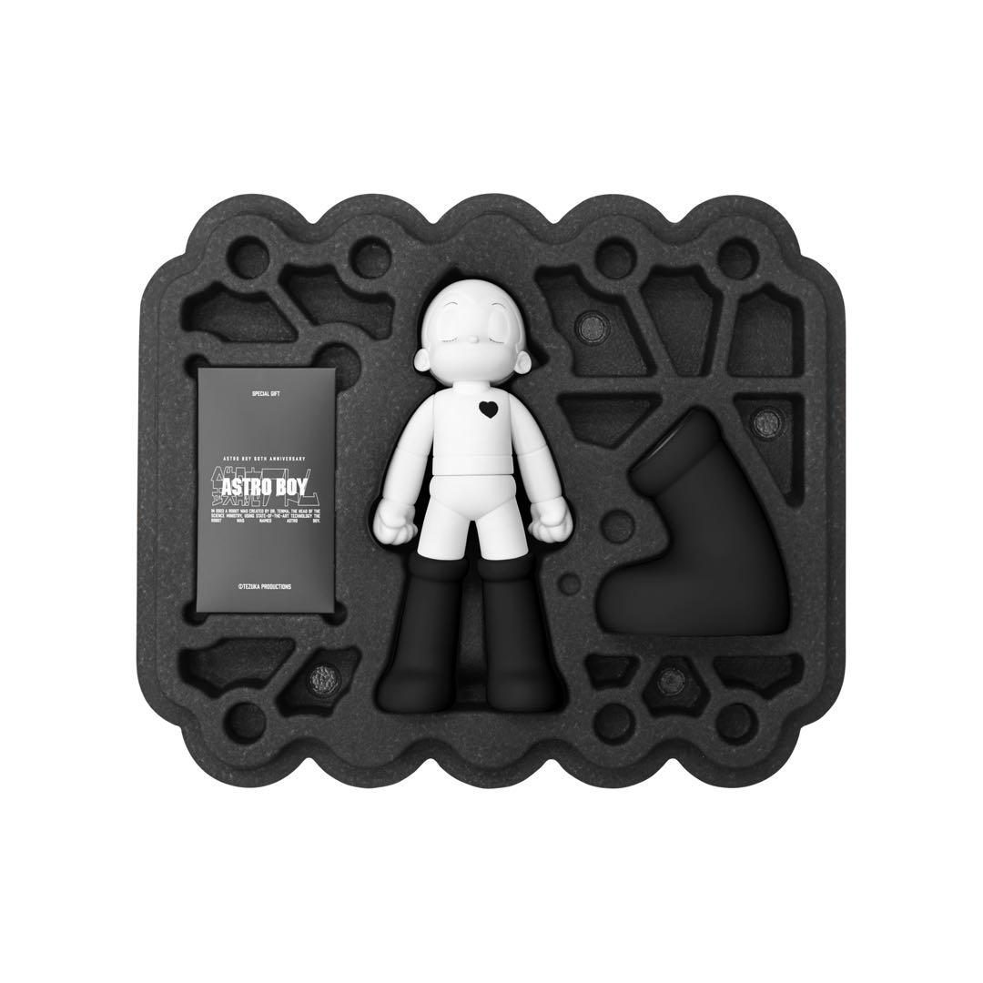 【新品未使用】鉄腕アトム ブラックエディション スペシャルパッケージQi2対応 鉄腕アトム ブラックエディション スペシャルパッケージ （Qi2対応