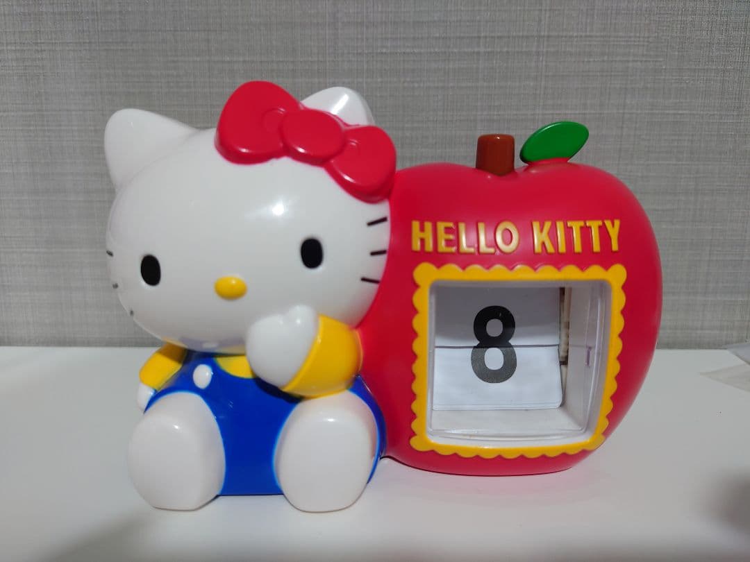 ハローキティ ペンスタンド付きパタパタカレンダー 2026年最新】パタパタカレンダー サンリオの人気アイテム - メルカリ